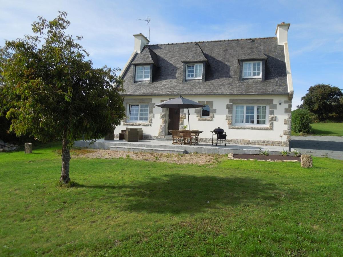 En Bretagne, villa de 2 à 8 pers , meublé de tourisme 3 étoiles nichée dans un écrin de verdure à 2500m de la plage Ploumilliau Extérieur photo