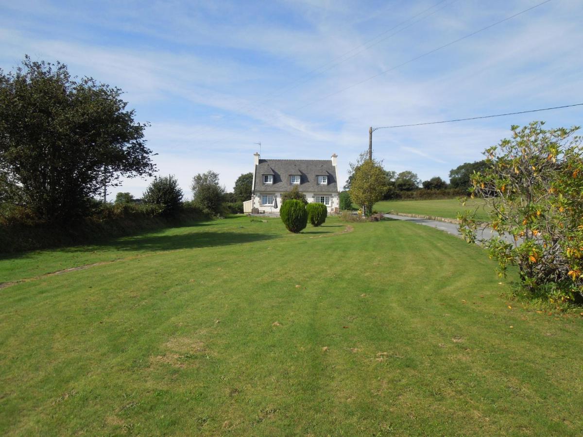 En Bretagne, villa de 2 à 8 pers , meublé de tourisme 3 étoiles nichée dans un écrin de verdure à 2500m de la plage Ploumilliau Extérieur photo