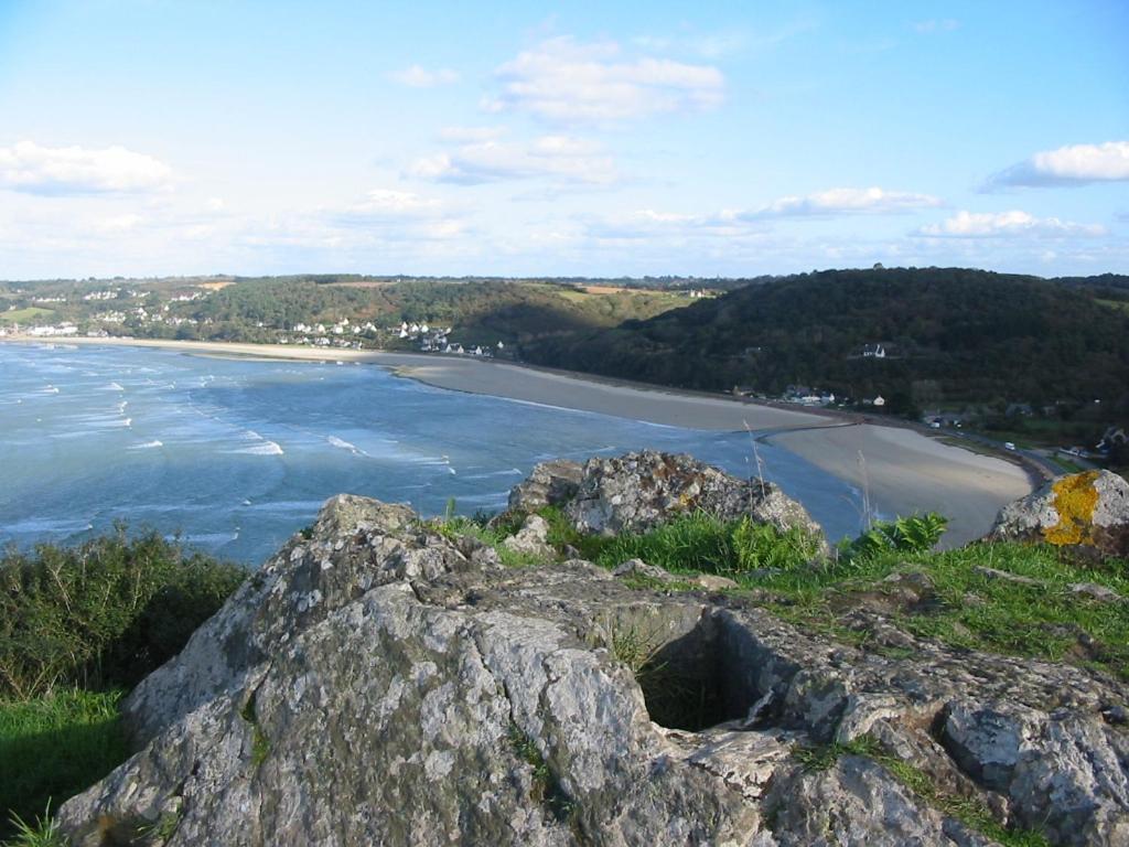 En Bretagne, villa de 2 à 8 pers , meublé de tourisme 3 étoiles nichée dans un écrin de verdure à 2500m de la plage Ploumilliau Extérieur photo